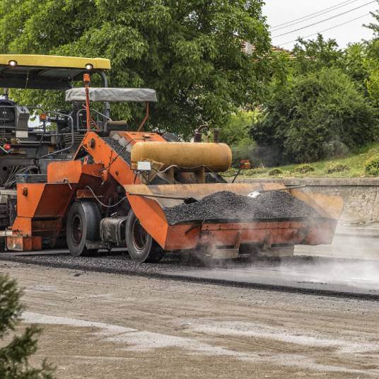 royal-paving-asphalt-paver-machine